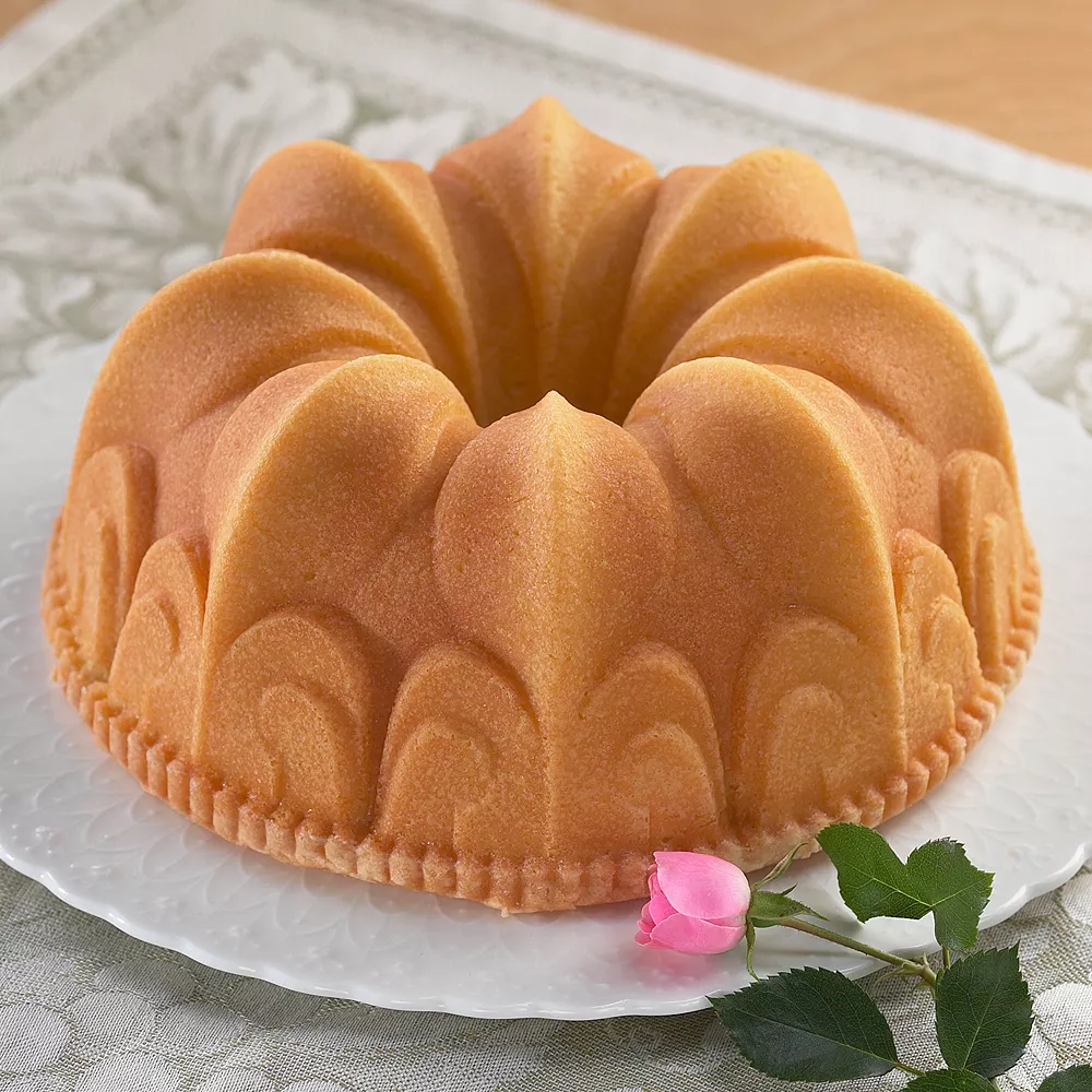 Nordic Ware Fleur De Lis Nonstick Bundt Pan 4 Nordic Ware Fleur De Lis Nonstick Bundt Pan - Image 2
