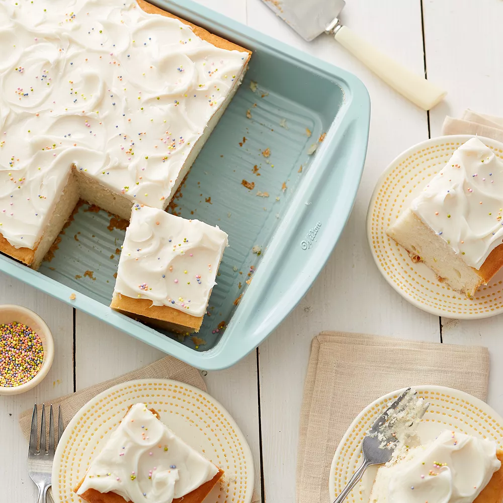 Wilton Texturra Performance Nonstick Bakeware 9" X 13" Pan 4 Wilton Texturra Performance Nonstick Bakeware 9" X 13" Pan - Image 2