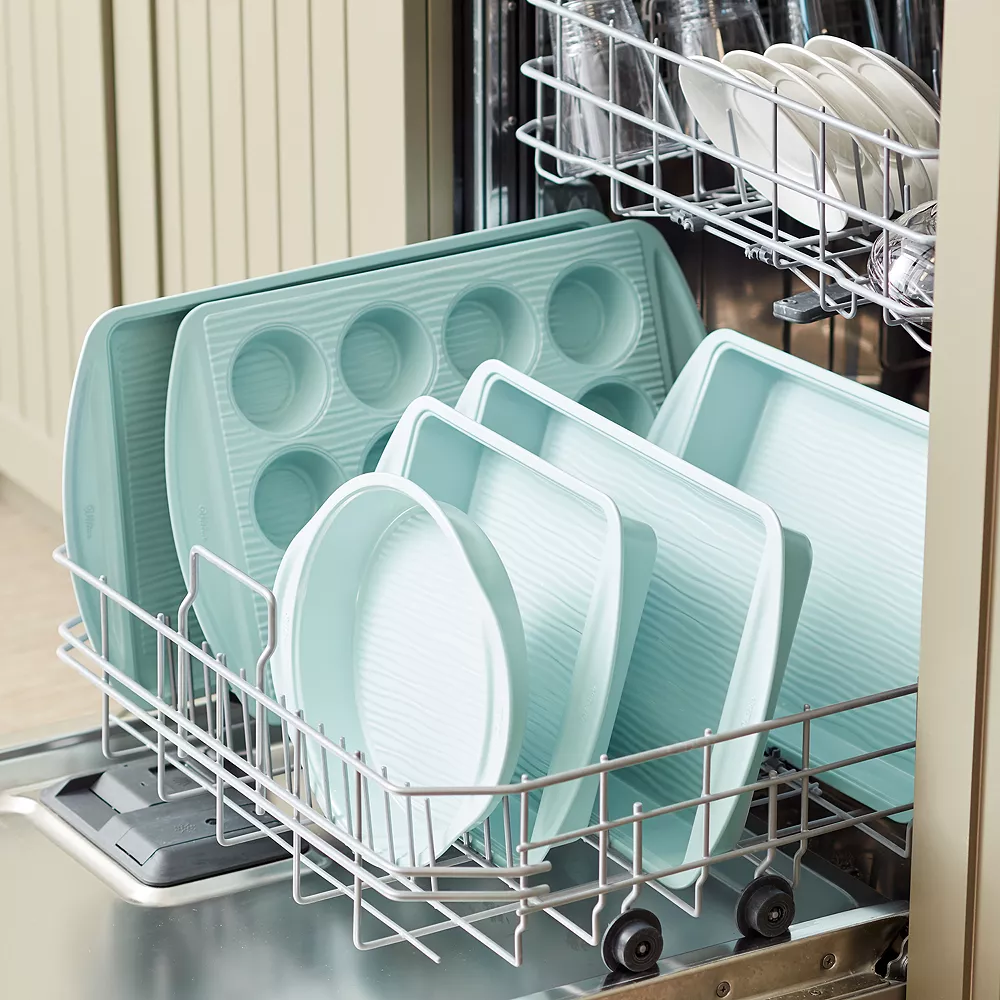 Wilton Texturra Performance 7-pc. Nonstick Bakeware Set 6 Wilton Texturra Performance 7-pc. Nonstick Bakeware Set - Image 4