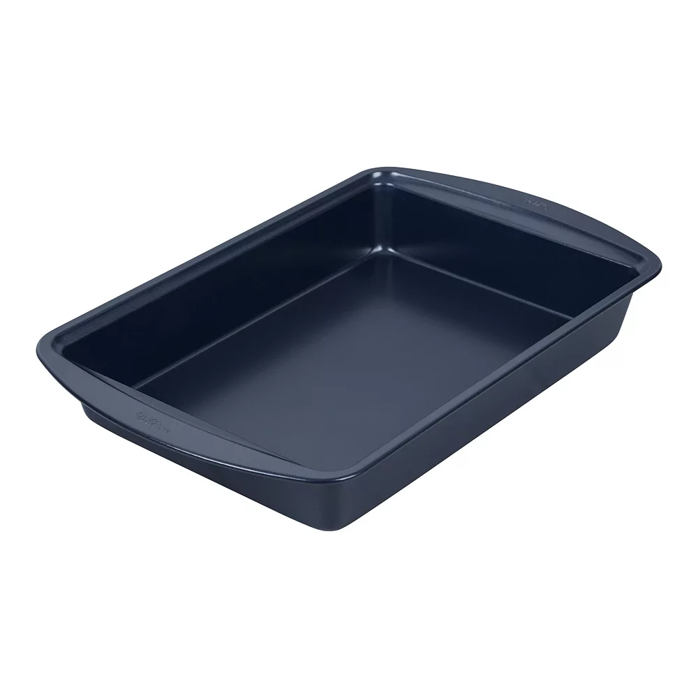 Wilton Diamond-Infused Nonstick 9" X 13" Pan With Cover 5 Wilton Diamond-Infused Nonstick 9" X 13" Pan With Cover - Image 3