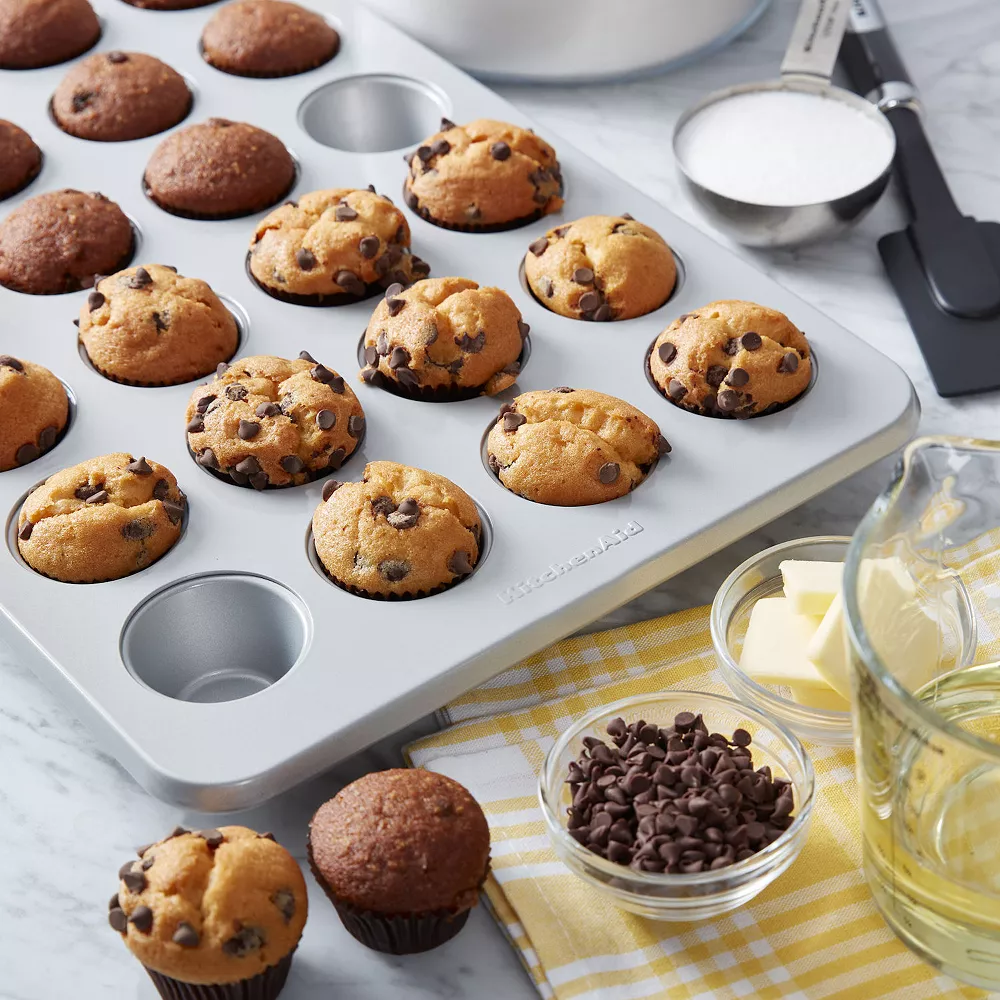 KitchenAid KE959OSNSA Nonstick 24-Cup Mini Muffin Pan 4 KitchenAid KE959OSNSA Nonstick 24-Cup Mini Muffin Pan - Image 2
