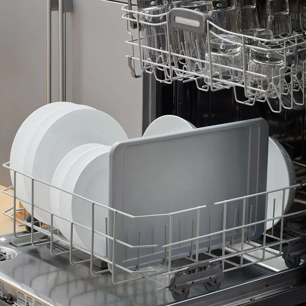 KitchenAid KE953OSNSA Nonstick Aluminized Steel 10" X 15" Baking Sheet 6 KitchenAid KE953OSNSA Nonstick Aluminized Steel 10" X 15" Baking Sheet - Image 4