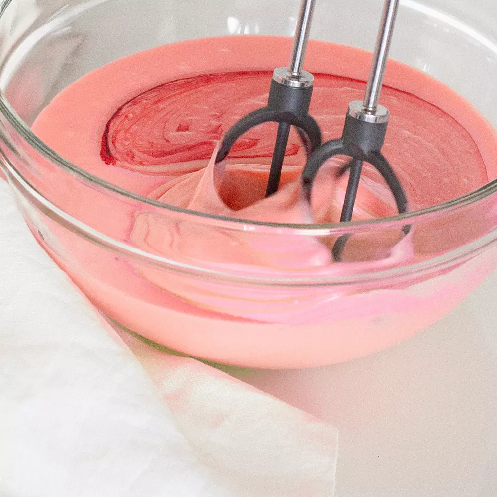 Black & Decker BLACK+DECKER™ Helix Performance Premium 5-Speed Hand Mixer 7 Black & Decker BLACK+DECKER™ Helix Performance Premium 5-Speed Hand Mixer - Image 5