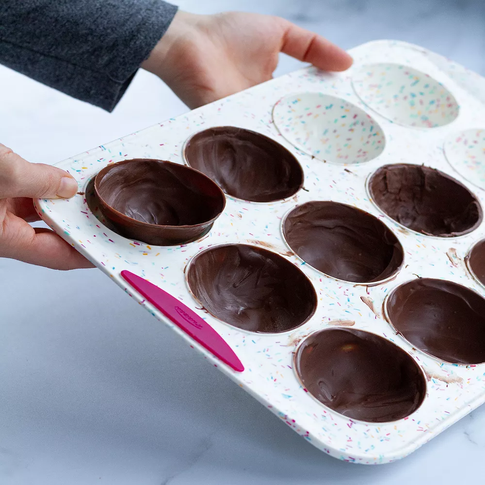 Trudeau Confetti 12-Cup Dome Cake Pan 5 Trudeau Confetti 12-Cup Dome Cake Pan - Image 3