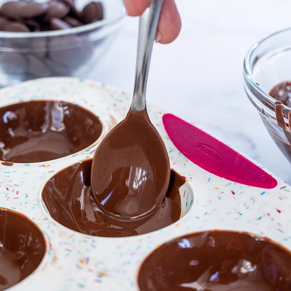 Trudeau Confetti 12-Cup Dome Cake Pan 7 Trudeau Confetti 12-Cup Dome Cake Pan - Image 5