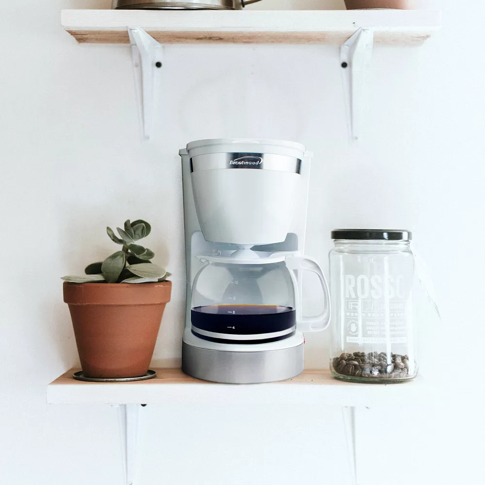 Brentwood 10 Cup 800 Watt Coffee Maker In White 4 Brentwood 10 Cup 800 Watt Coffee Maker In White - Image 2